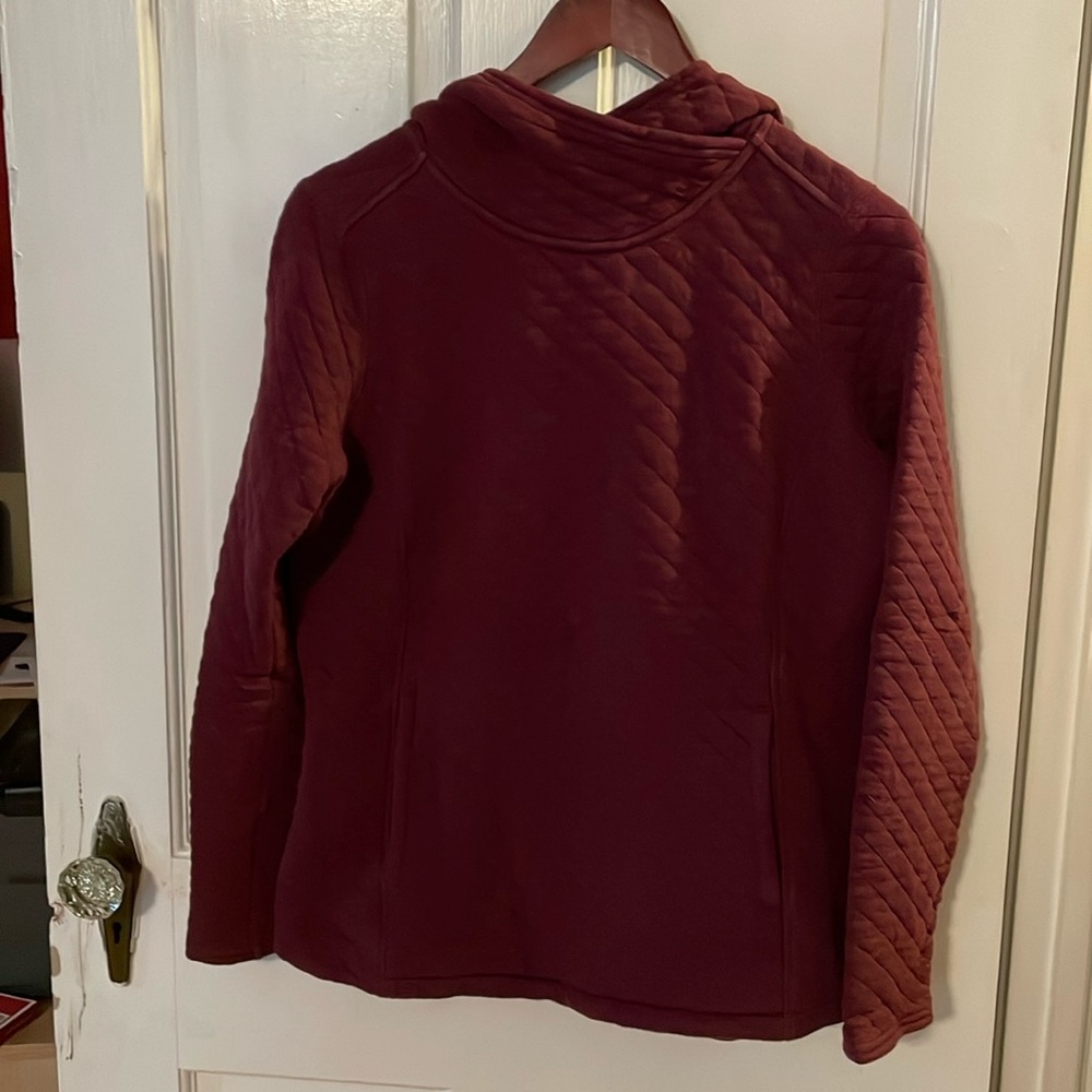 Duluth quilted hoodie. Size small.